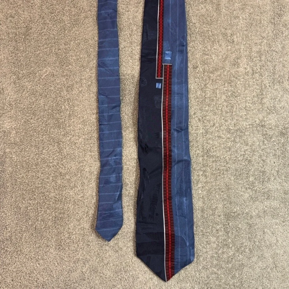 J. Ferrar Mens Silk Tie Blue Navy Red Geometric Stripe Made in Italy Necktie